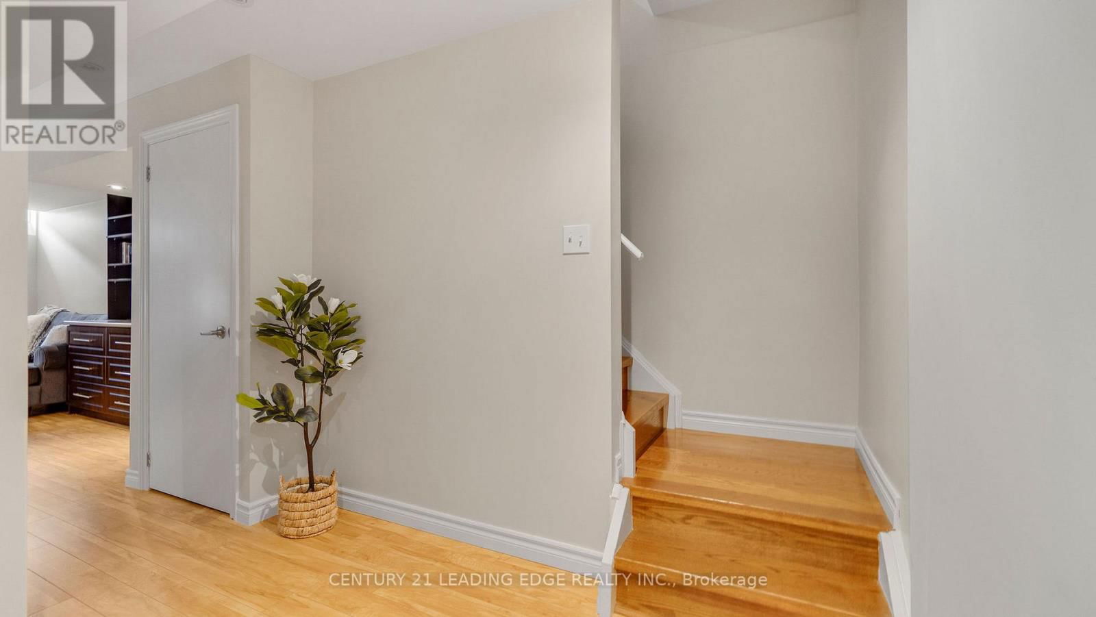 15 JAMESWAY CRESCENT Image 30