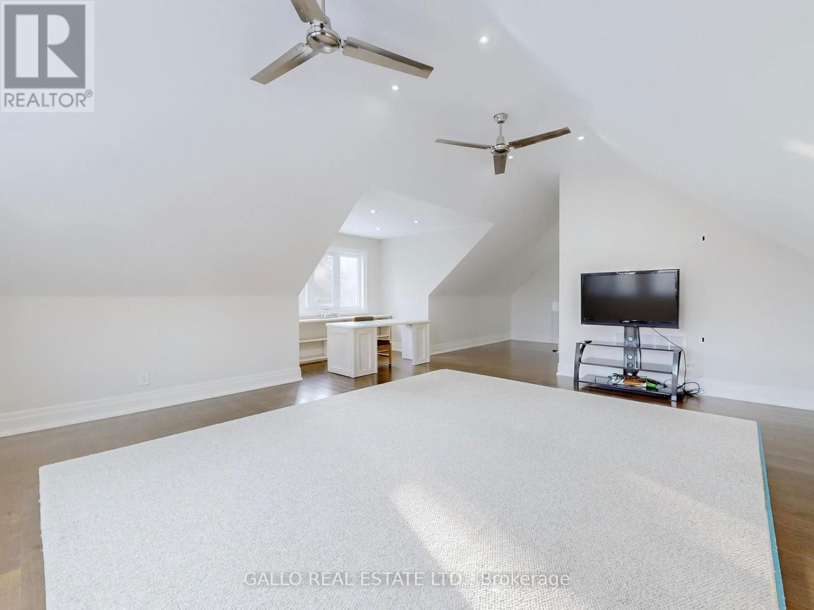 56 OFFORD CRESCENT Image 33