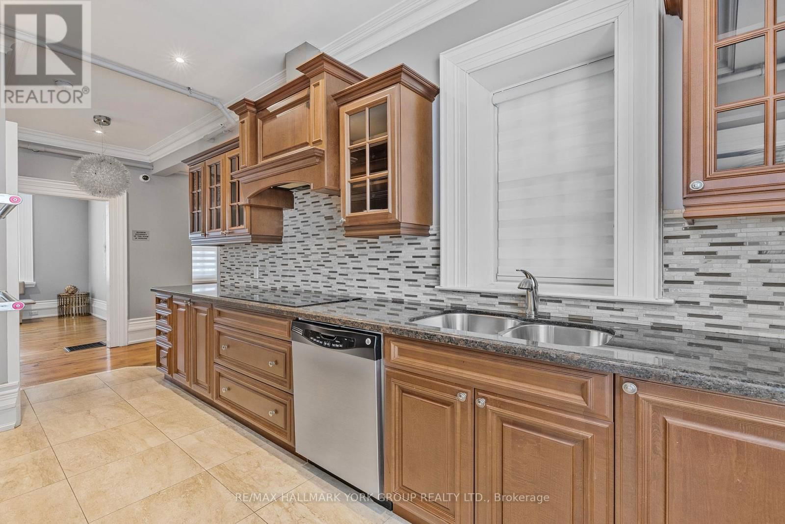 209 - 10360 ISLINGTON AVENUE Image 32