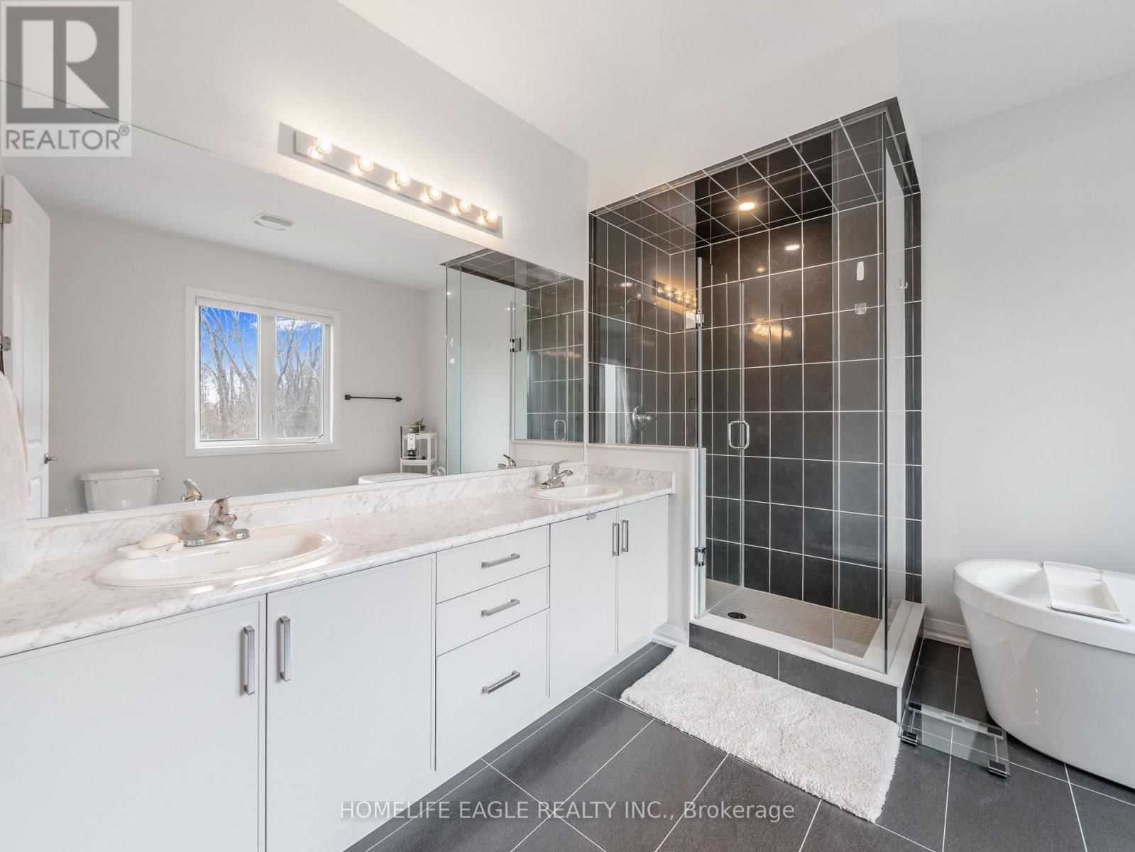1028 HARDY WAY Image 11