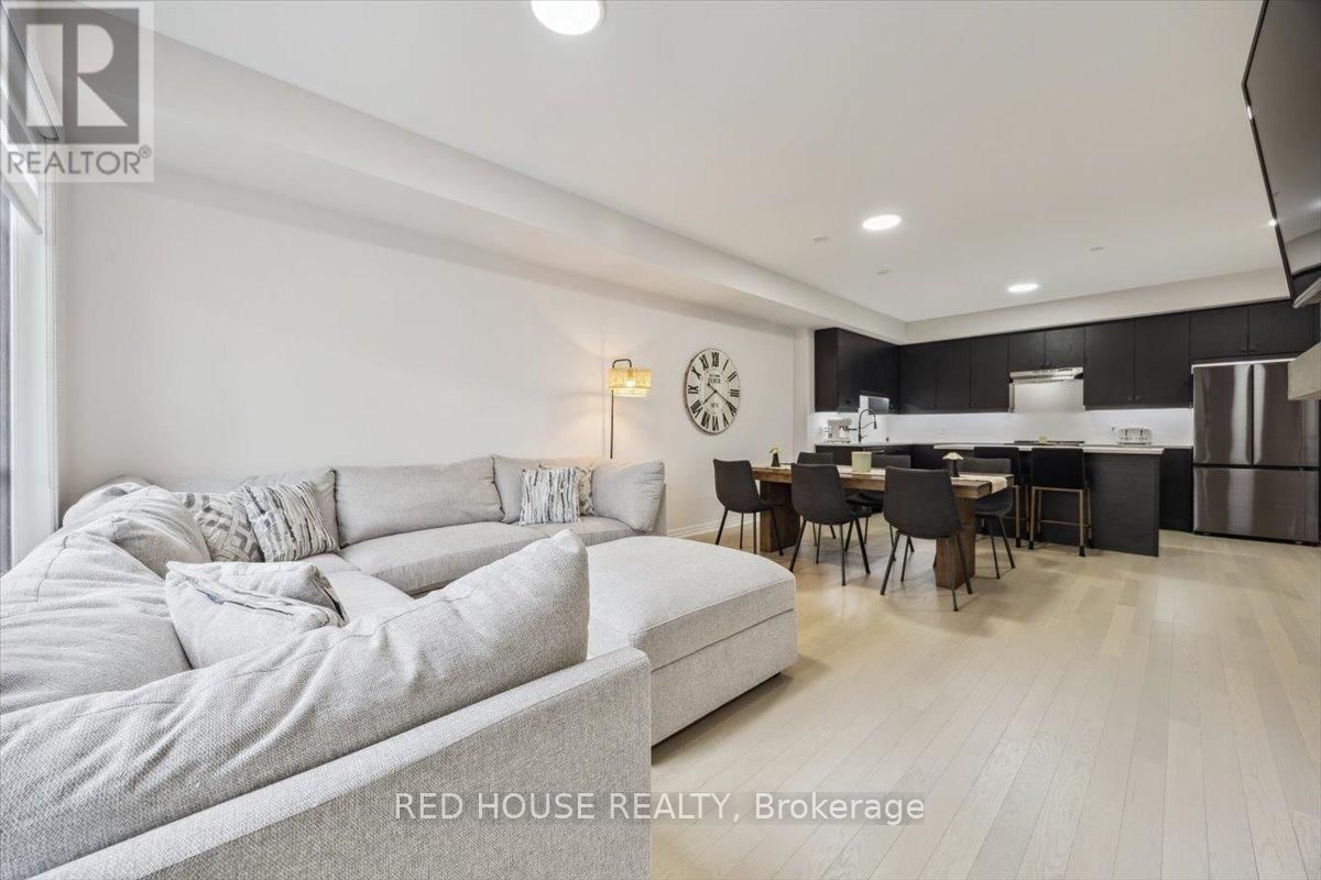 7 - 40 BAYNES WAY Image 4