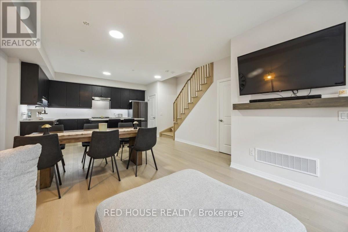 7 - 40 BAYNES WAY Image 6