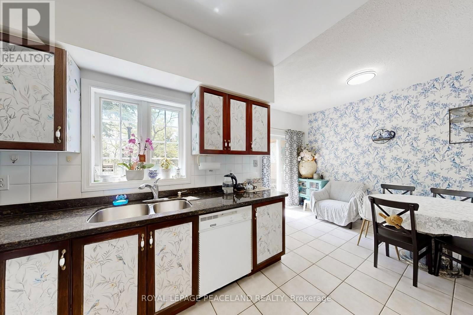 3 - 15 ST MORITZ WAY Image 10