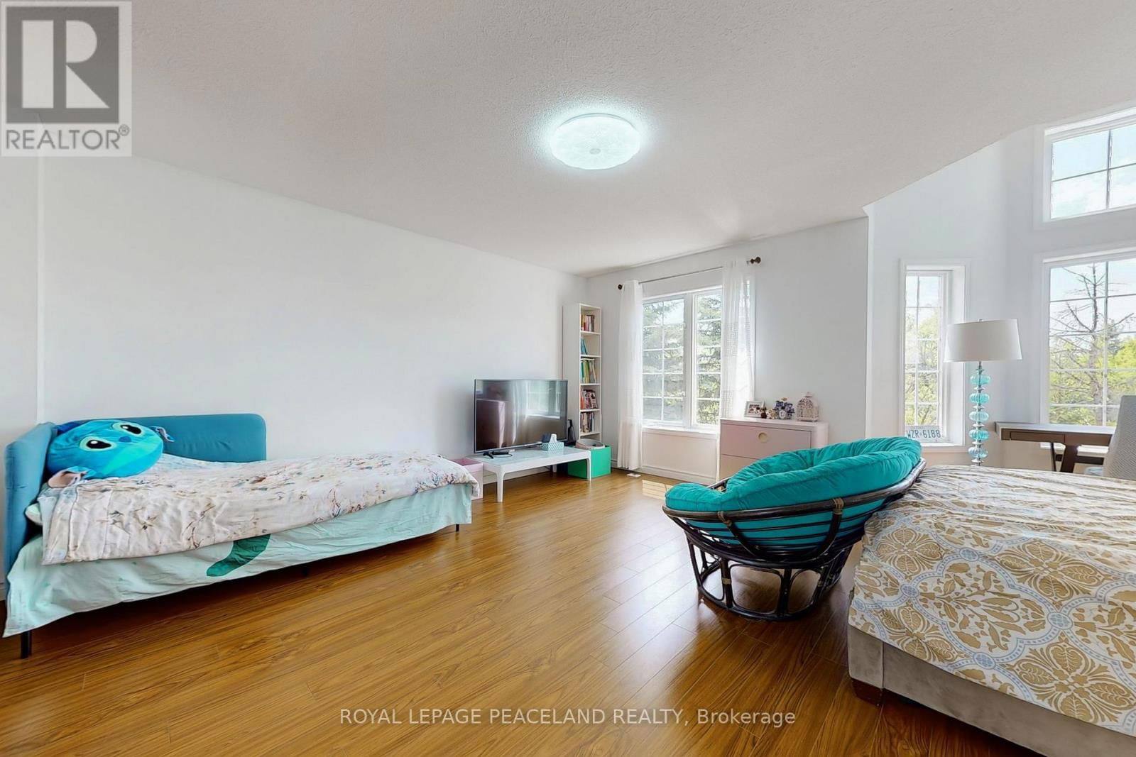 3 - 15 ST MORITZ WAY Image 20