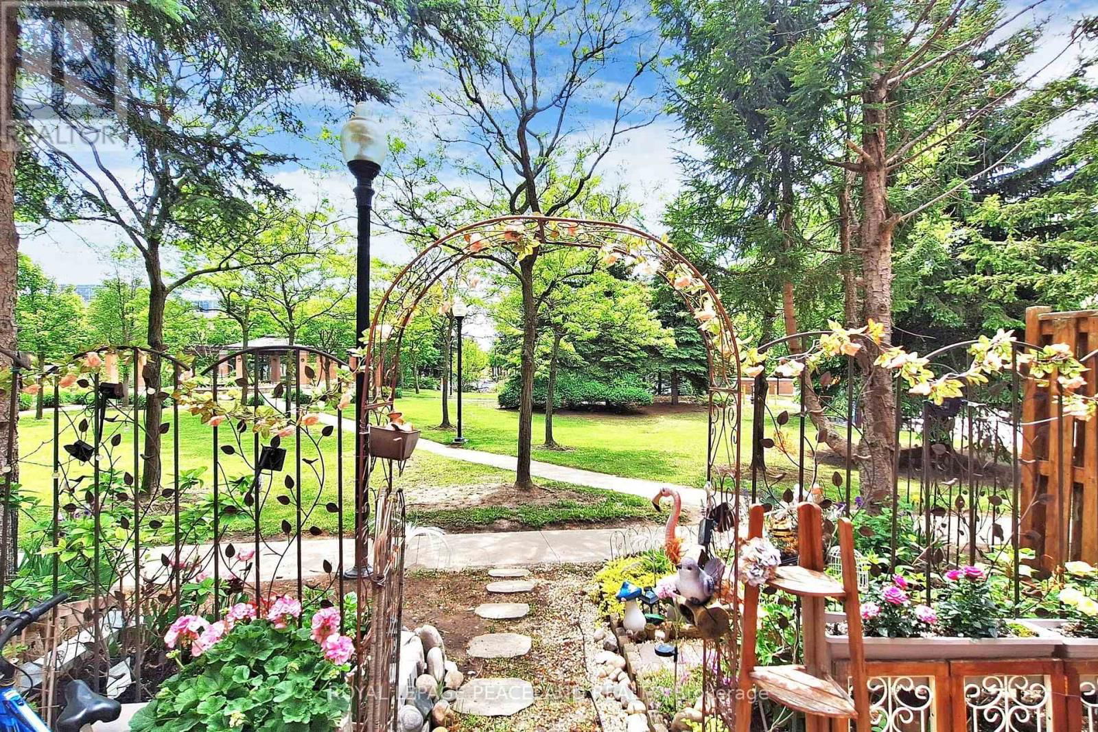 3 - 15 ST MORITZ WAY Image 28