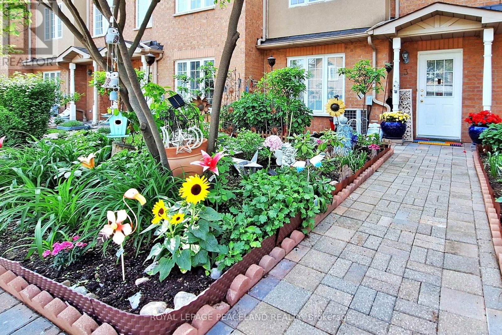 3 - 15 ST MORITZ WAY Image 4