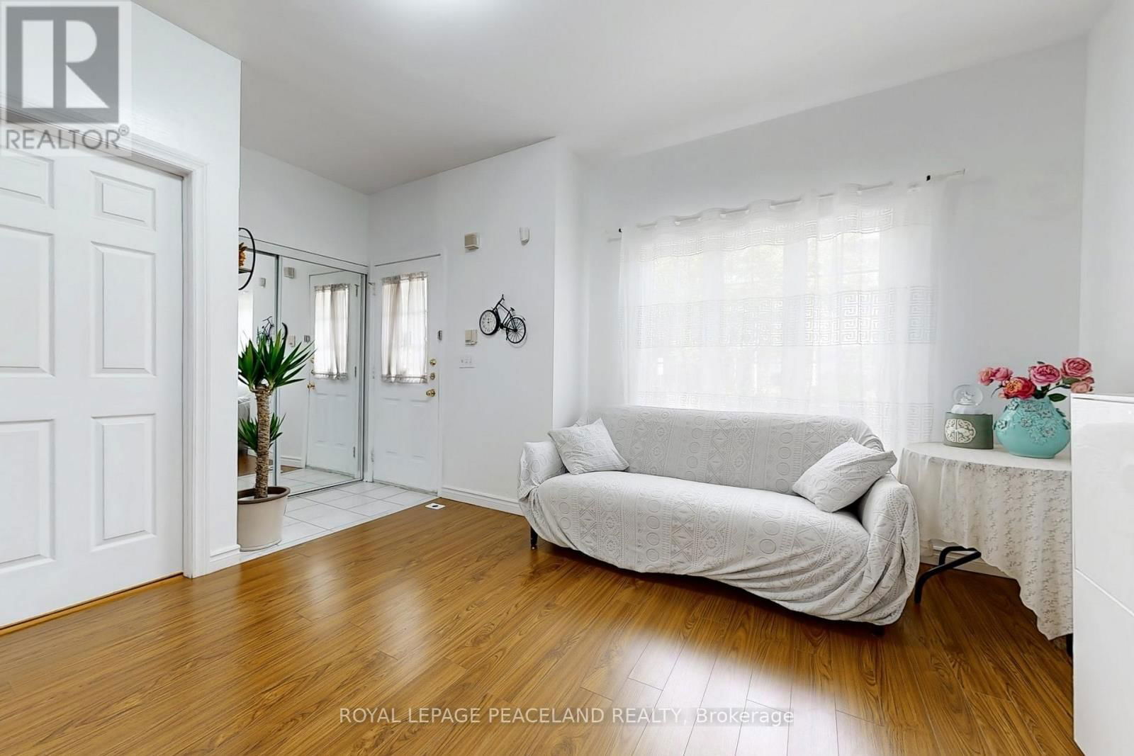 3 - 15 ST MORITZ WAY Image 5