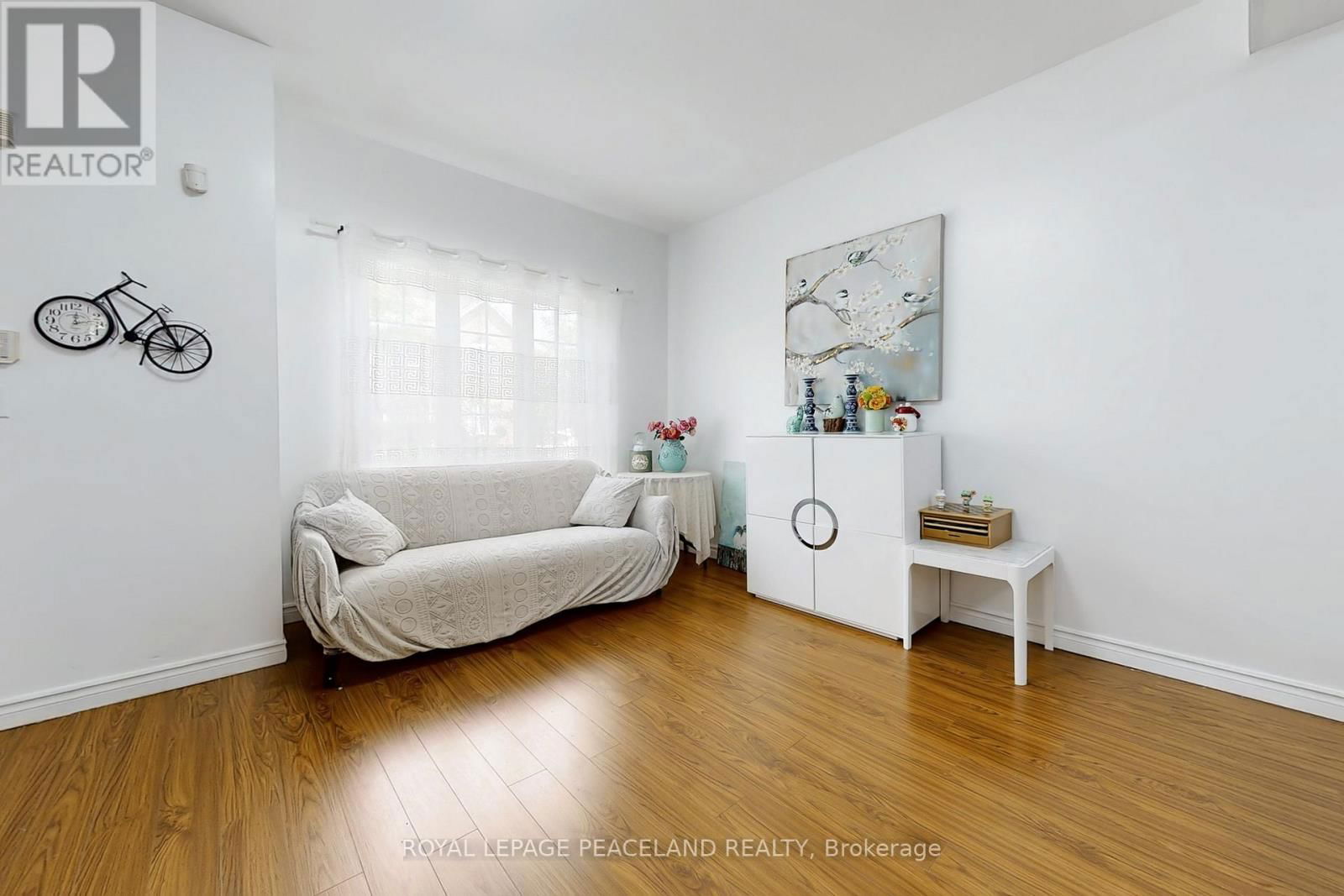 3 - 15 ST MORITZ WAY Image 6