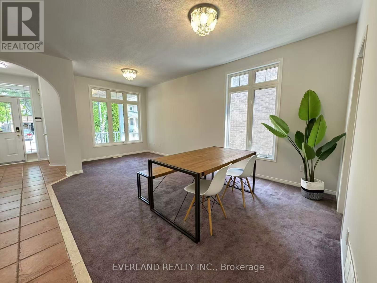 25 SAFFRON STREET Image 10