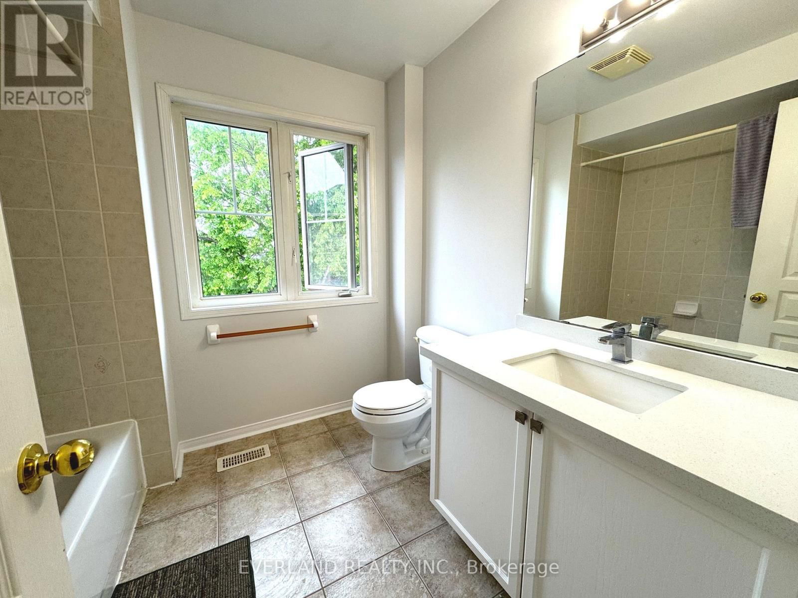 25 SAFFRON STREET Image 13