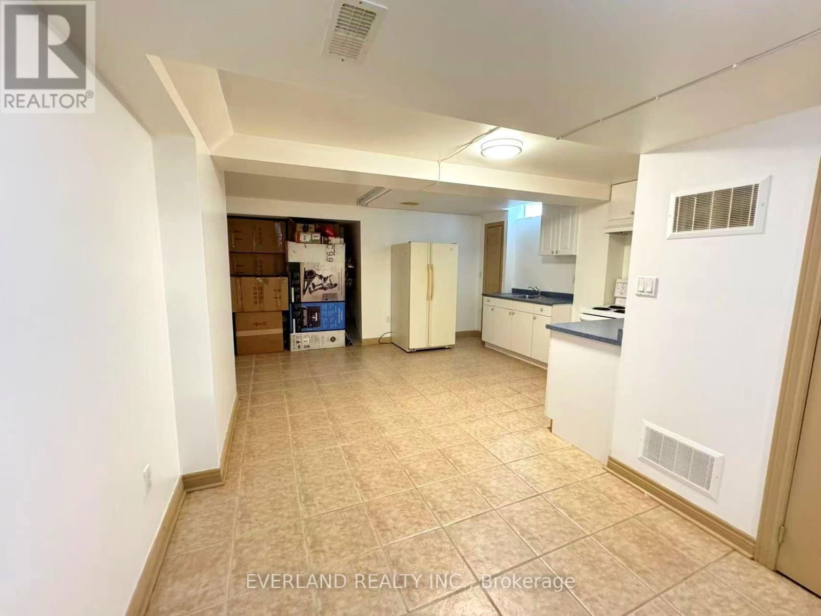 25 SAFFRON STREET Image 19