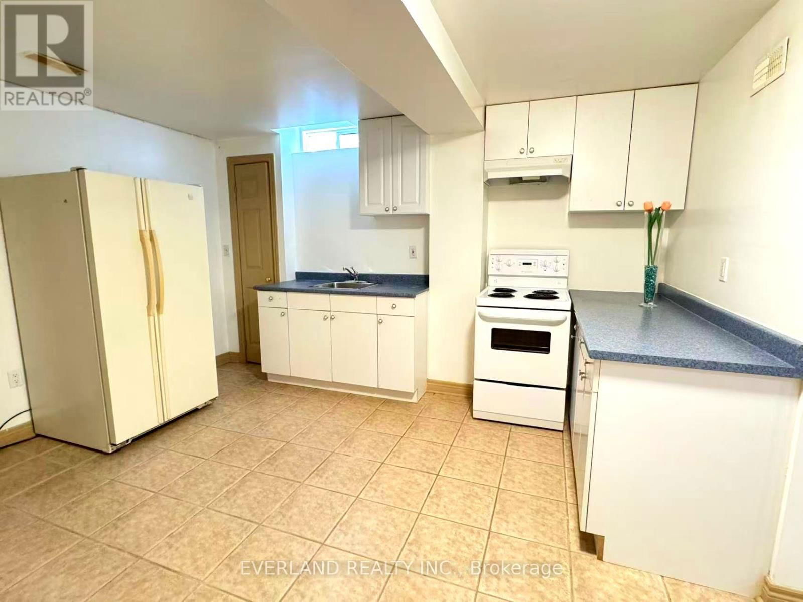 25 SAFFRON STREET Image 23