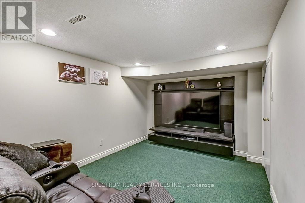 119 SILVER ARROW CRESCENT Image 32