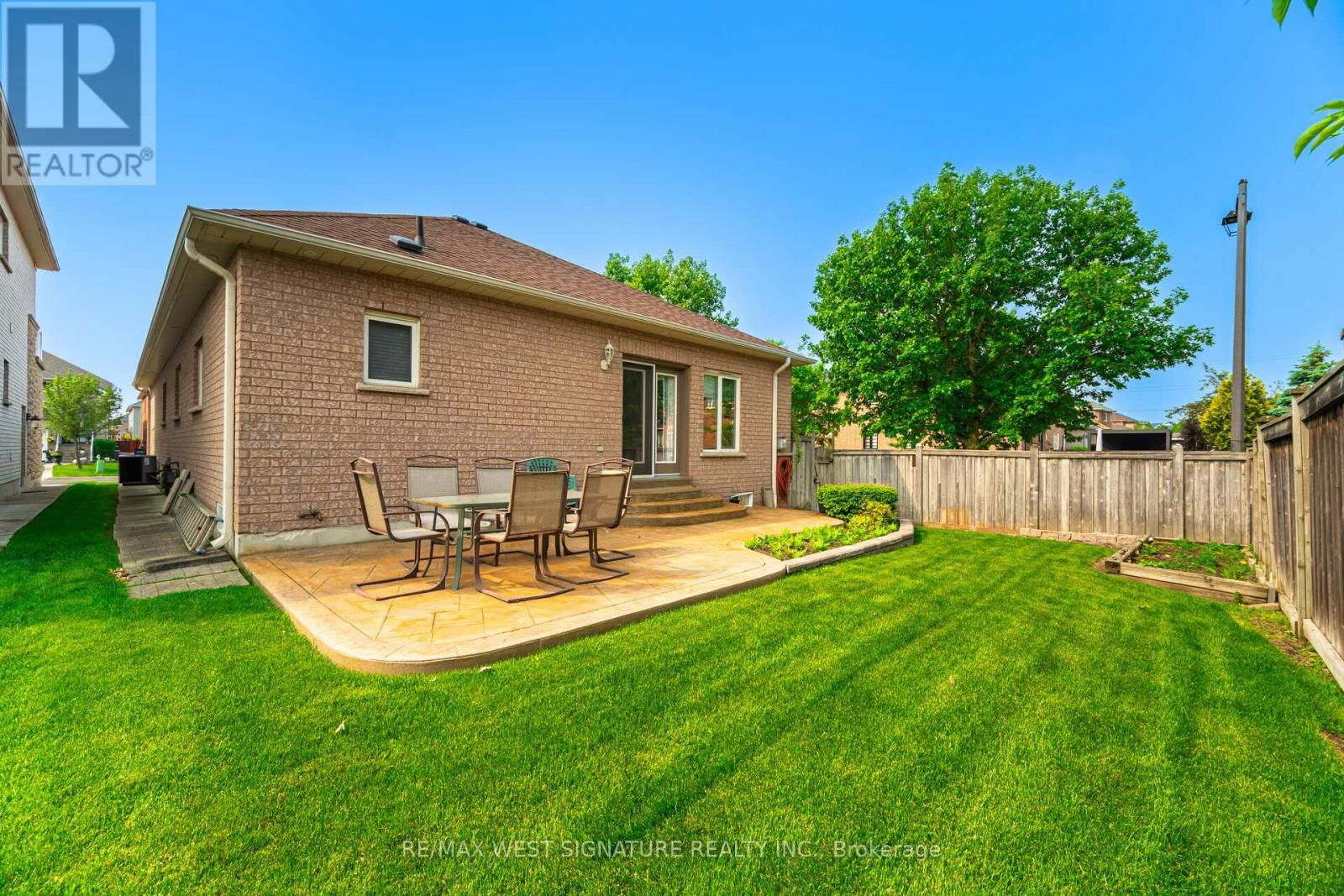 121 CALERA CRESCENT Image 30