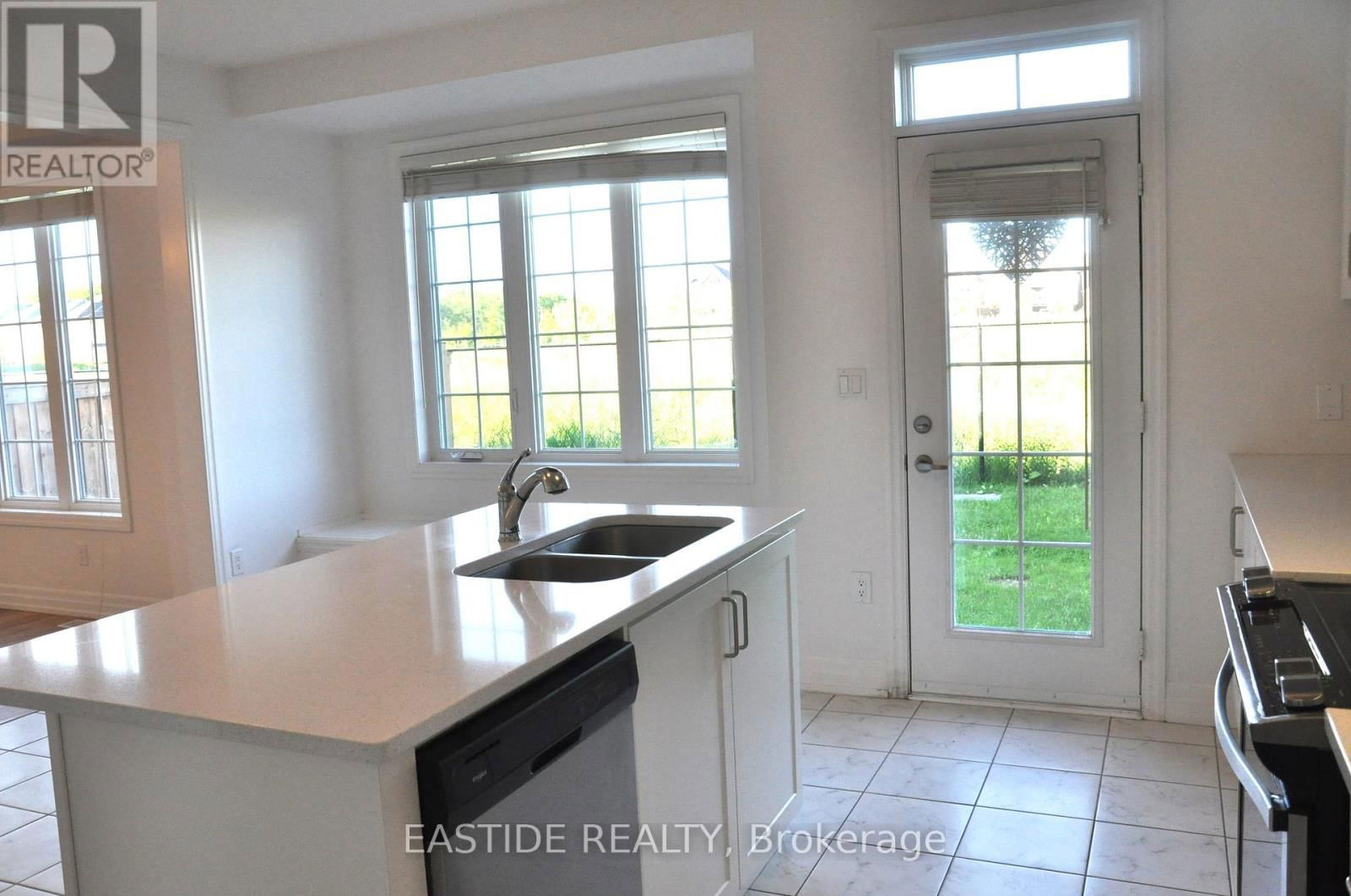 156 FRANK KELLY DRIVE Image 11