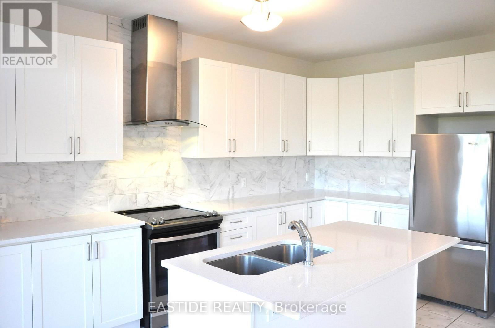 156 FRANK KELLY DRIVE Image 12