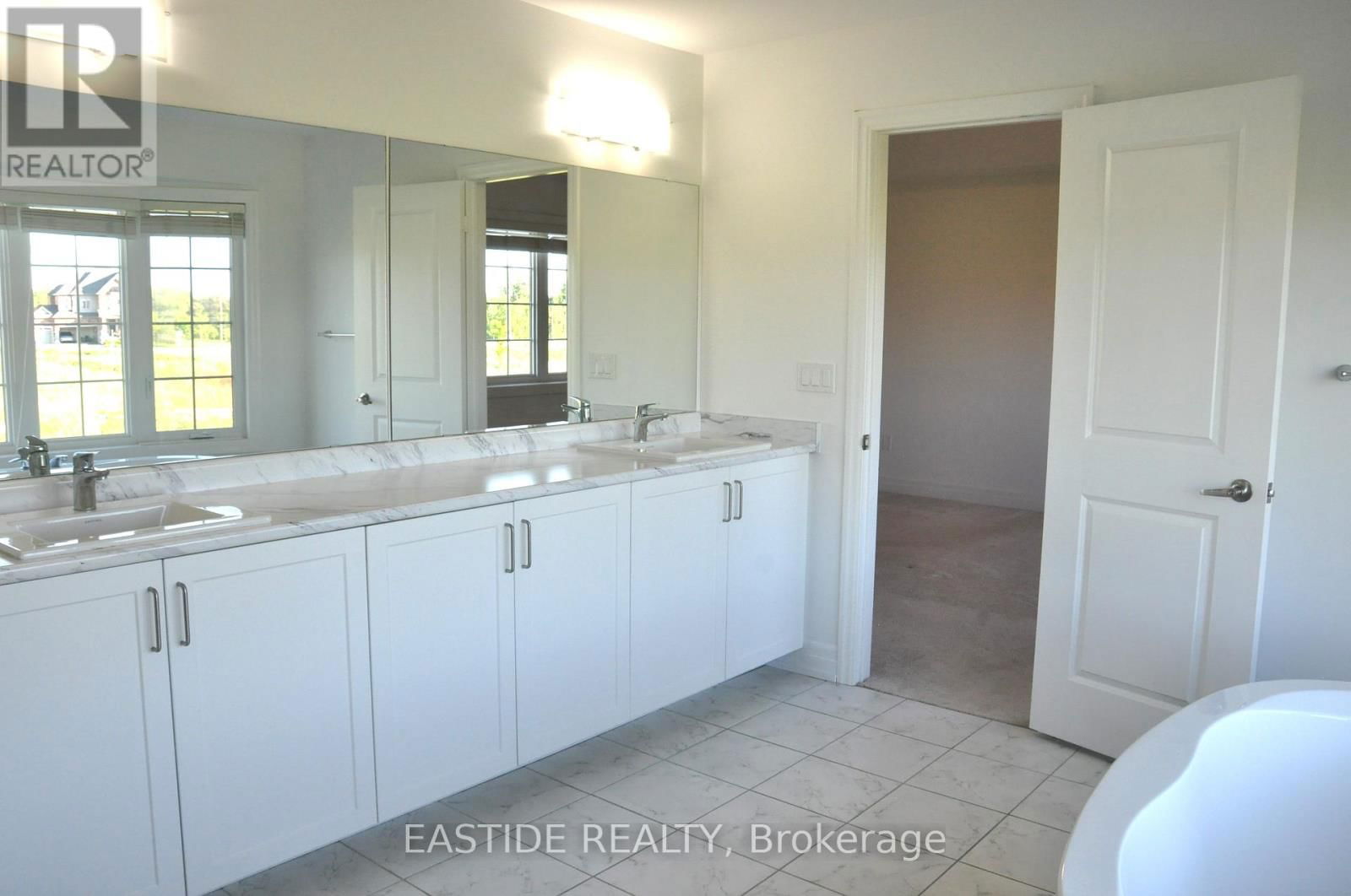 156 FRANK KELLY DRIVE Image 23