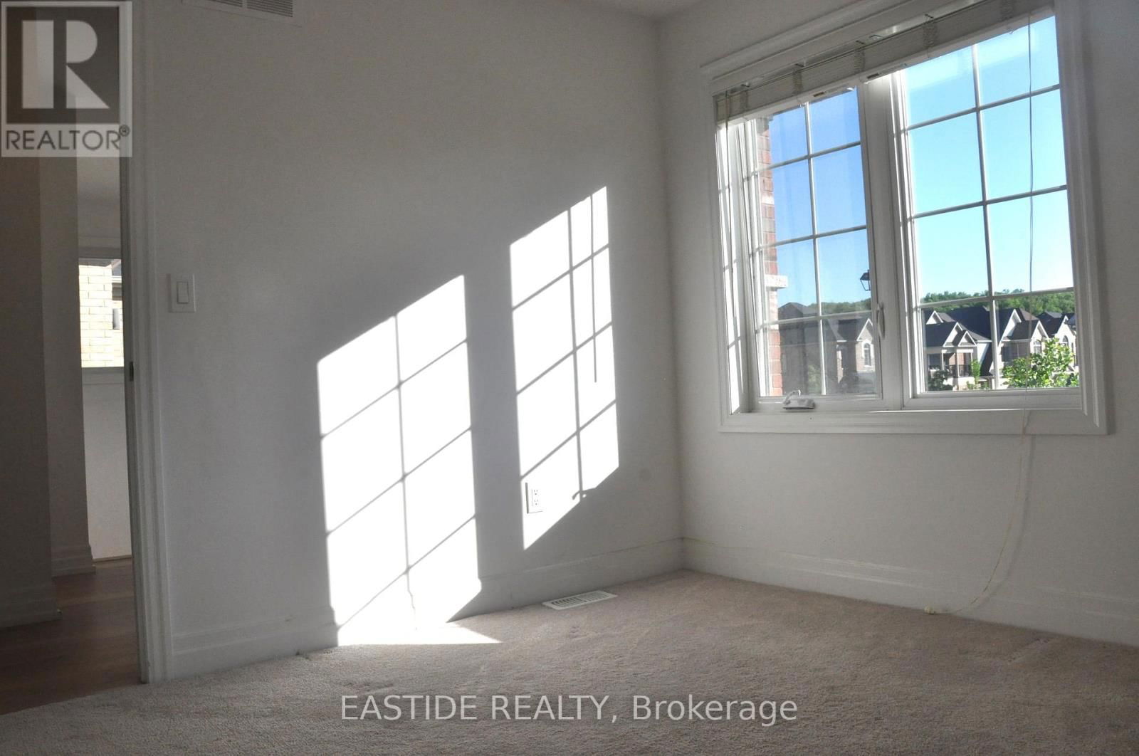 156 FRANK KELLY DRIVE Image 25