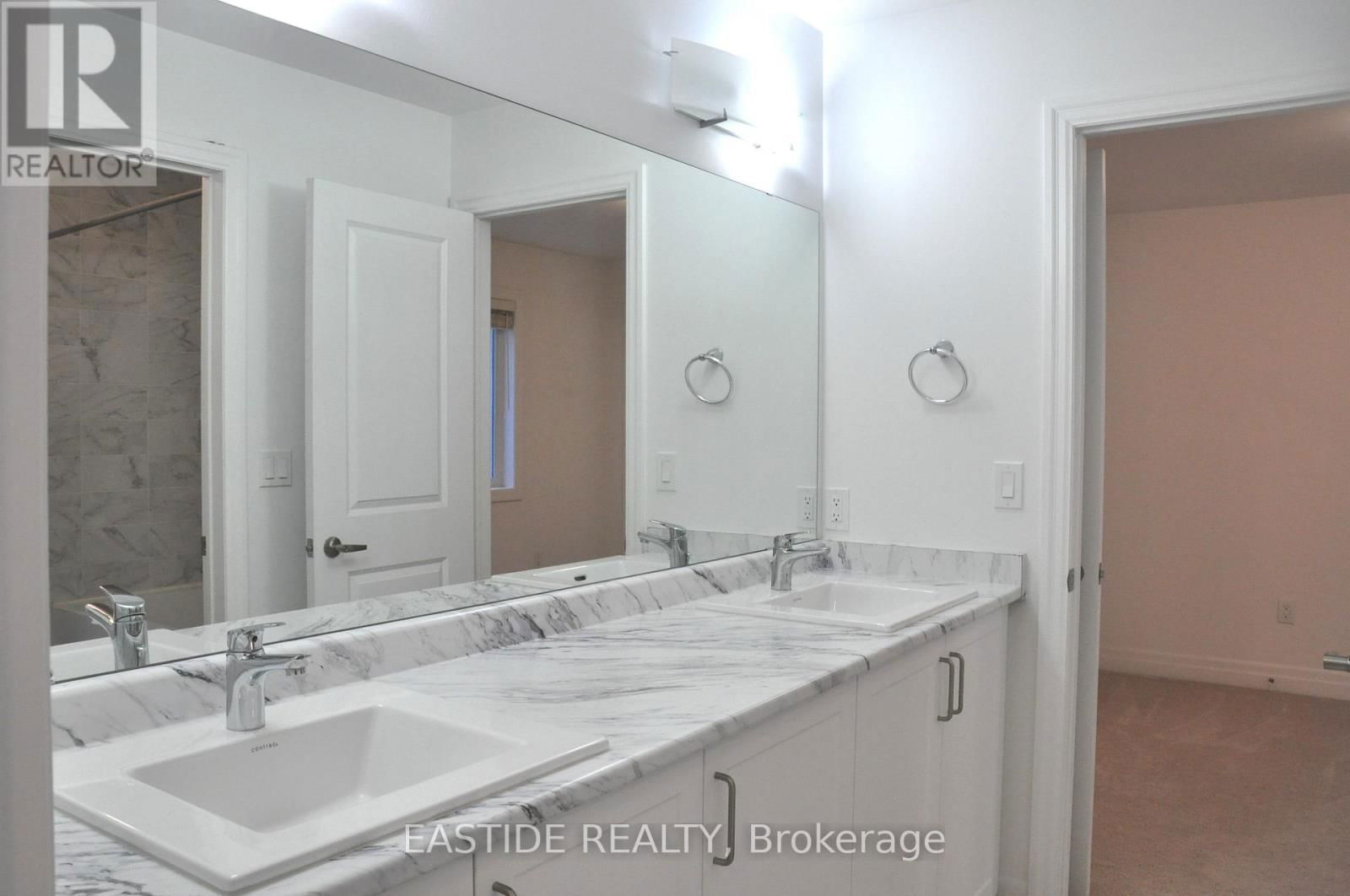 156 FRANK KELLY DRIVE Image 31