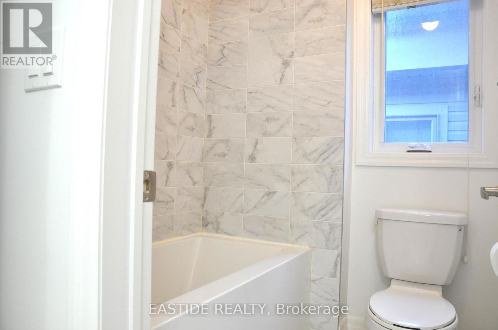 156 FRANK KELLY DRIVE Image 32