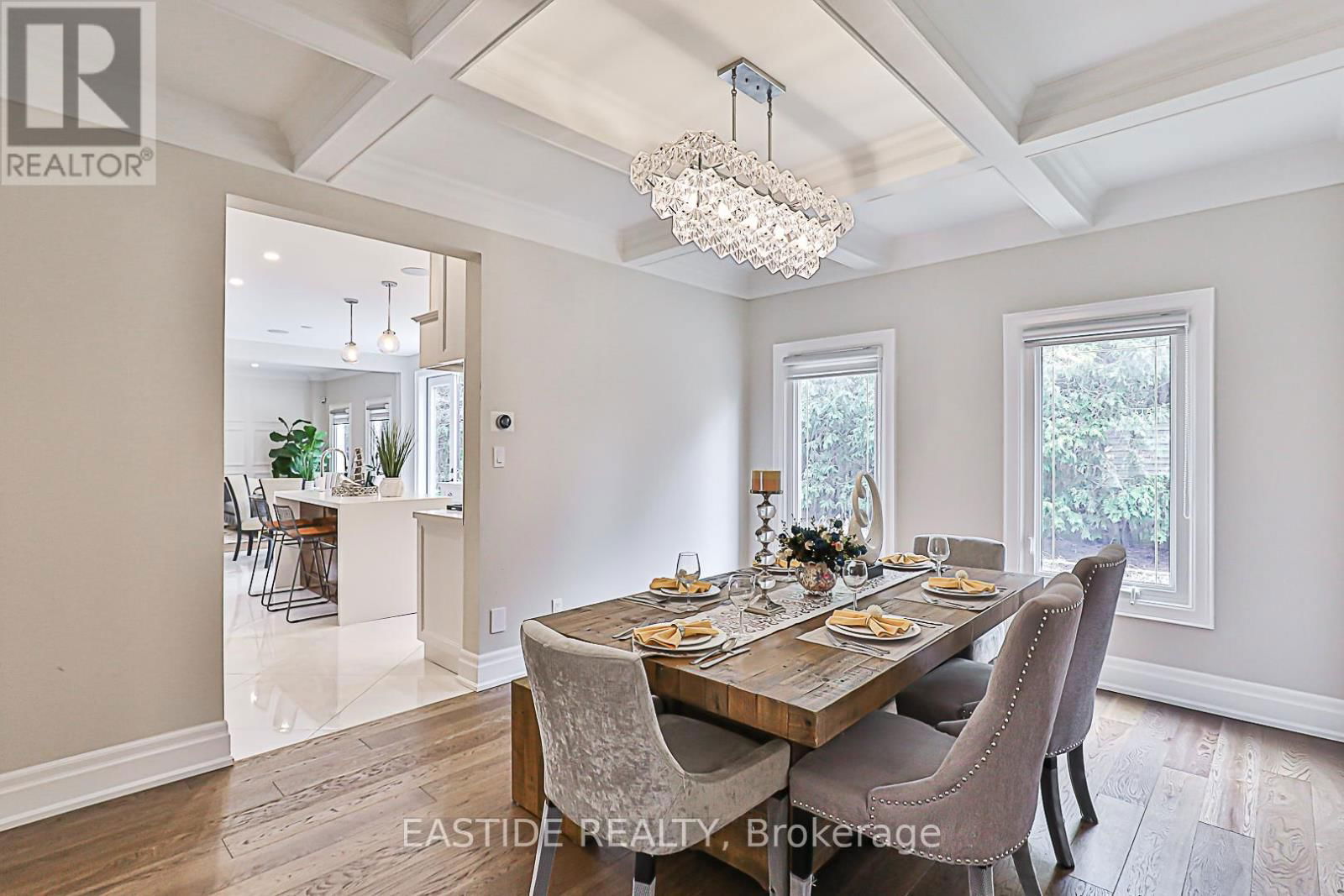 11 GATCOMBE CIRCLE Image 10