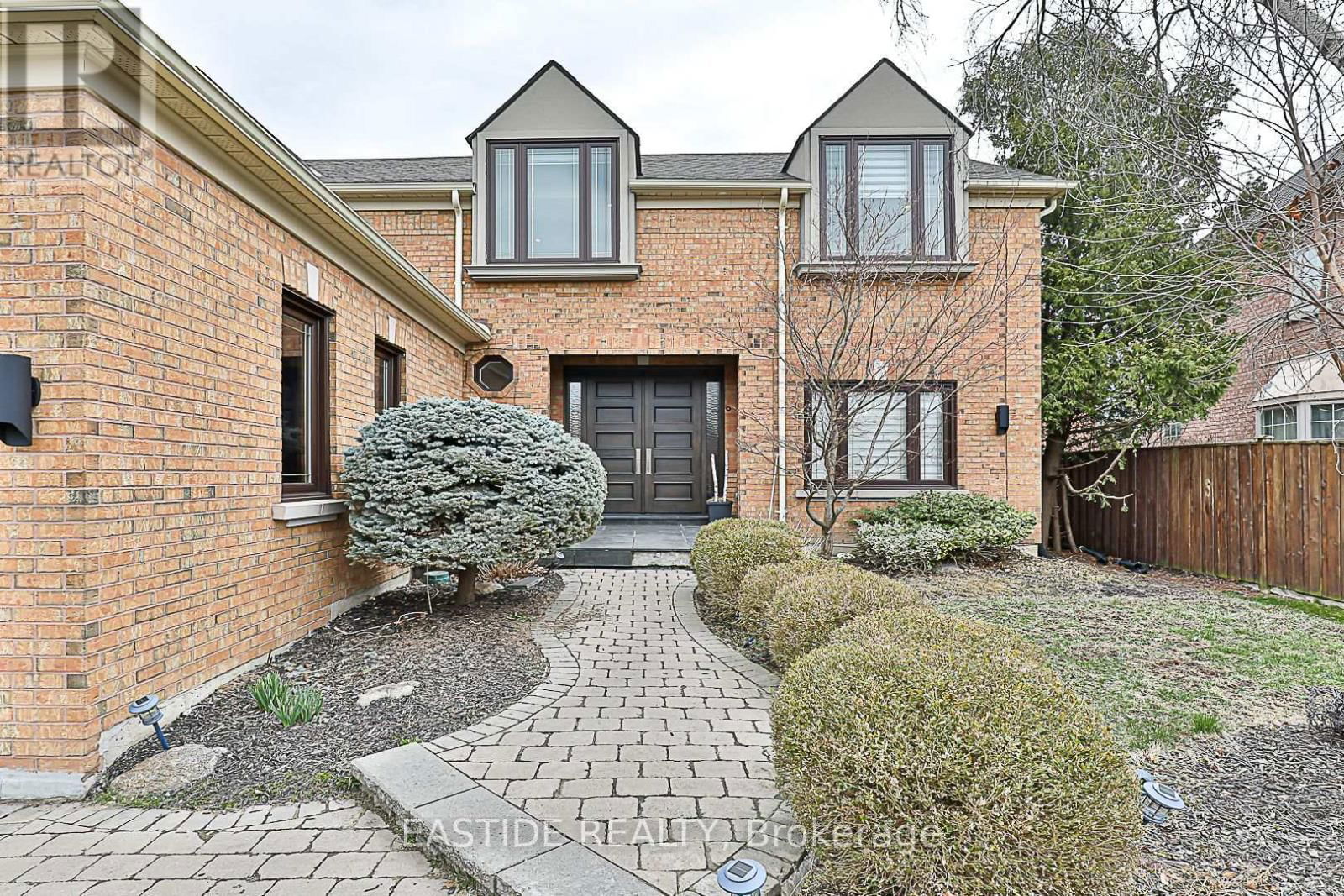 11 GATCOMBE CIRCLE Image 3