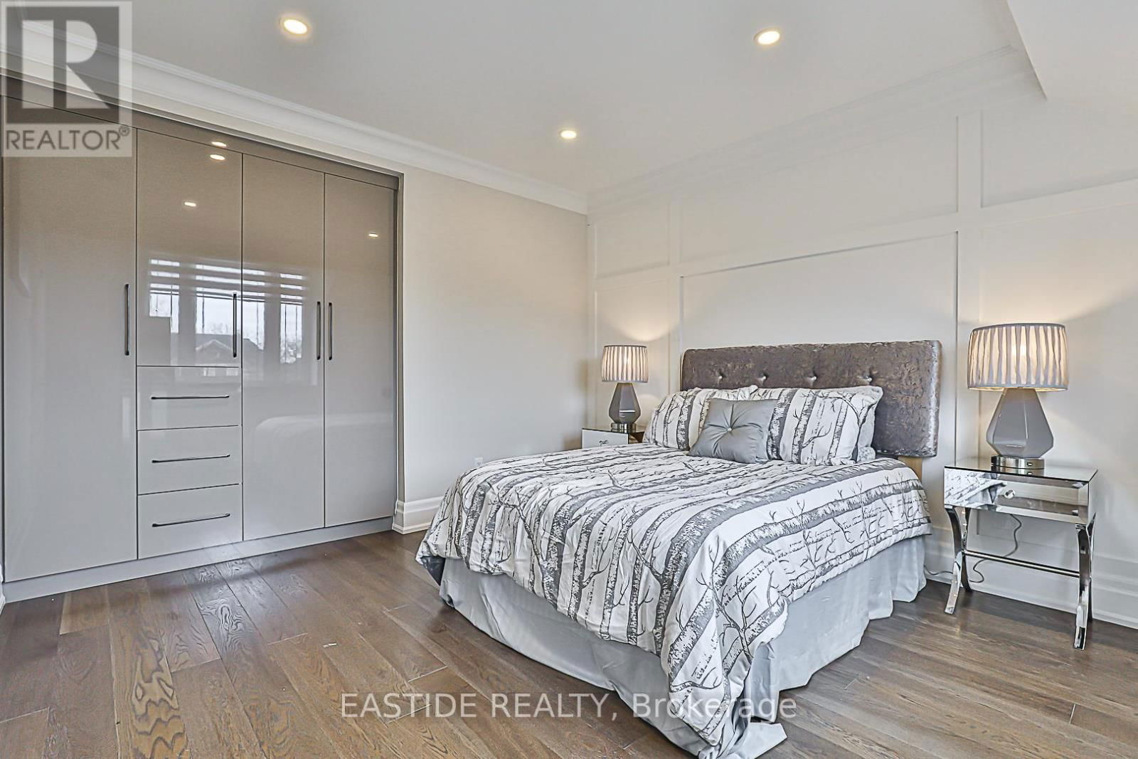 11 GATCOMBE CIRCLE Image 34