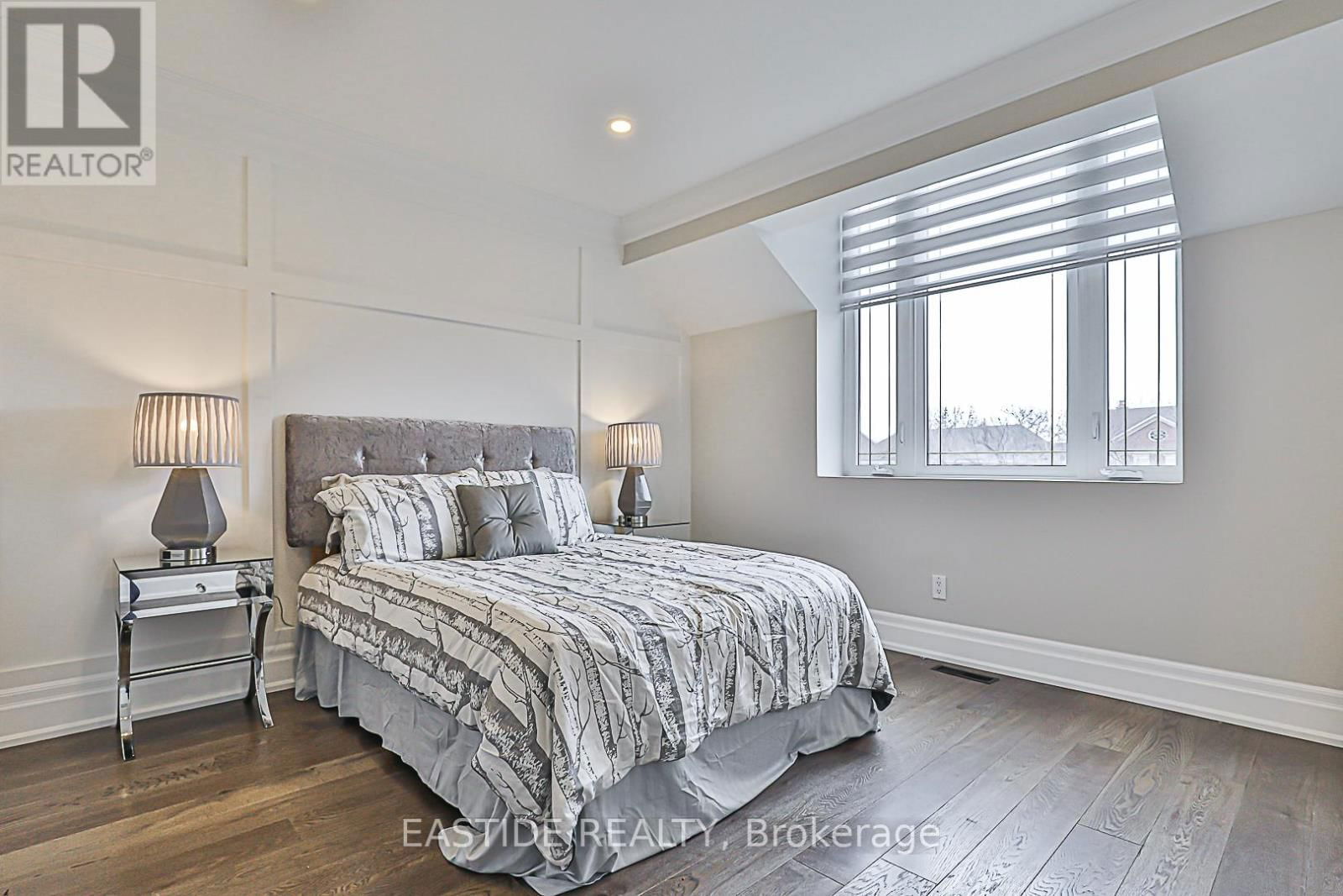 11 GATCOMBE CIRCLE Image 35