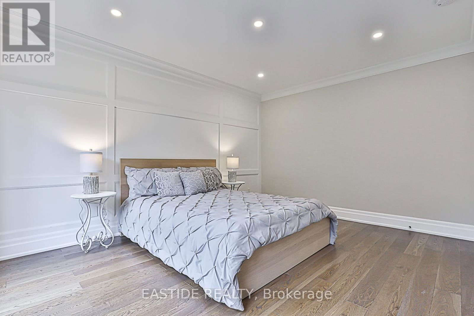 11 GATCOMBE CIRCLE Image 38