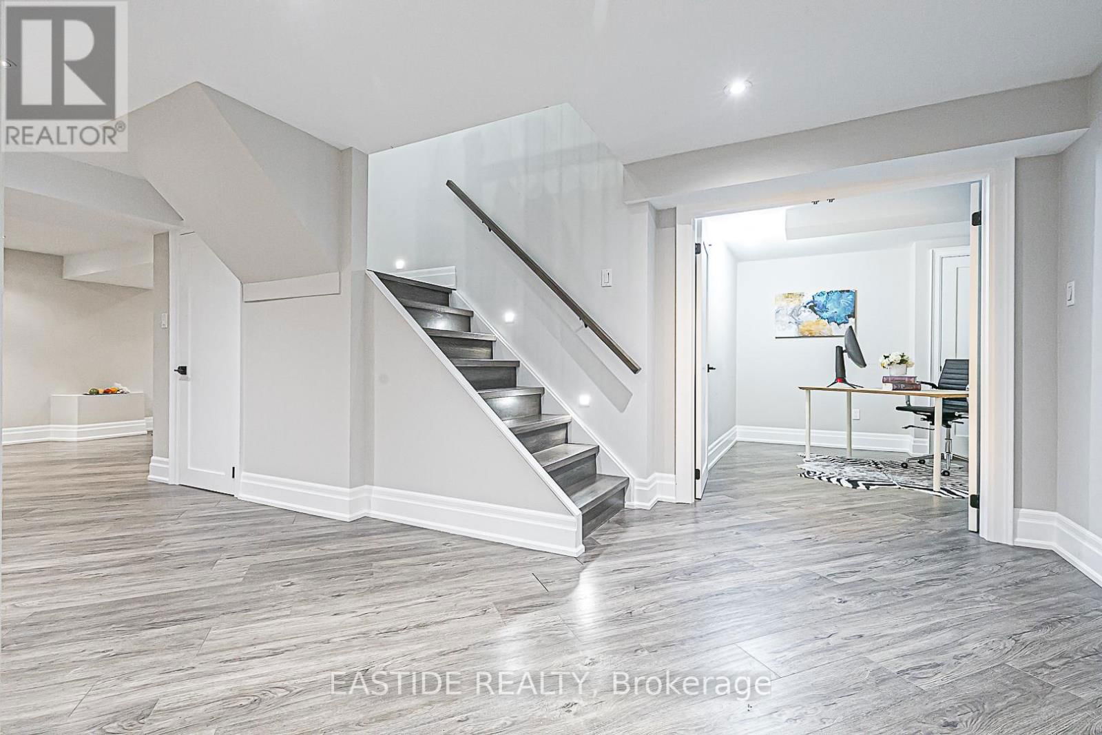 11 GATCOMBE CIRCLE Image 47