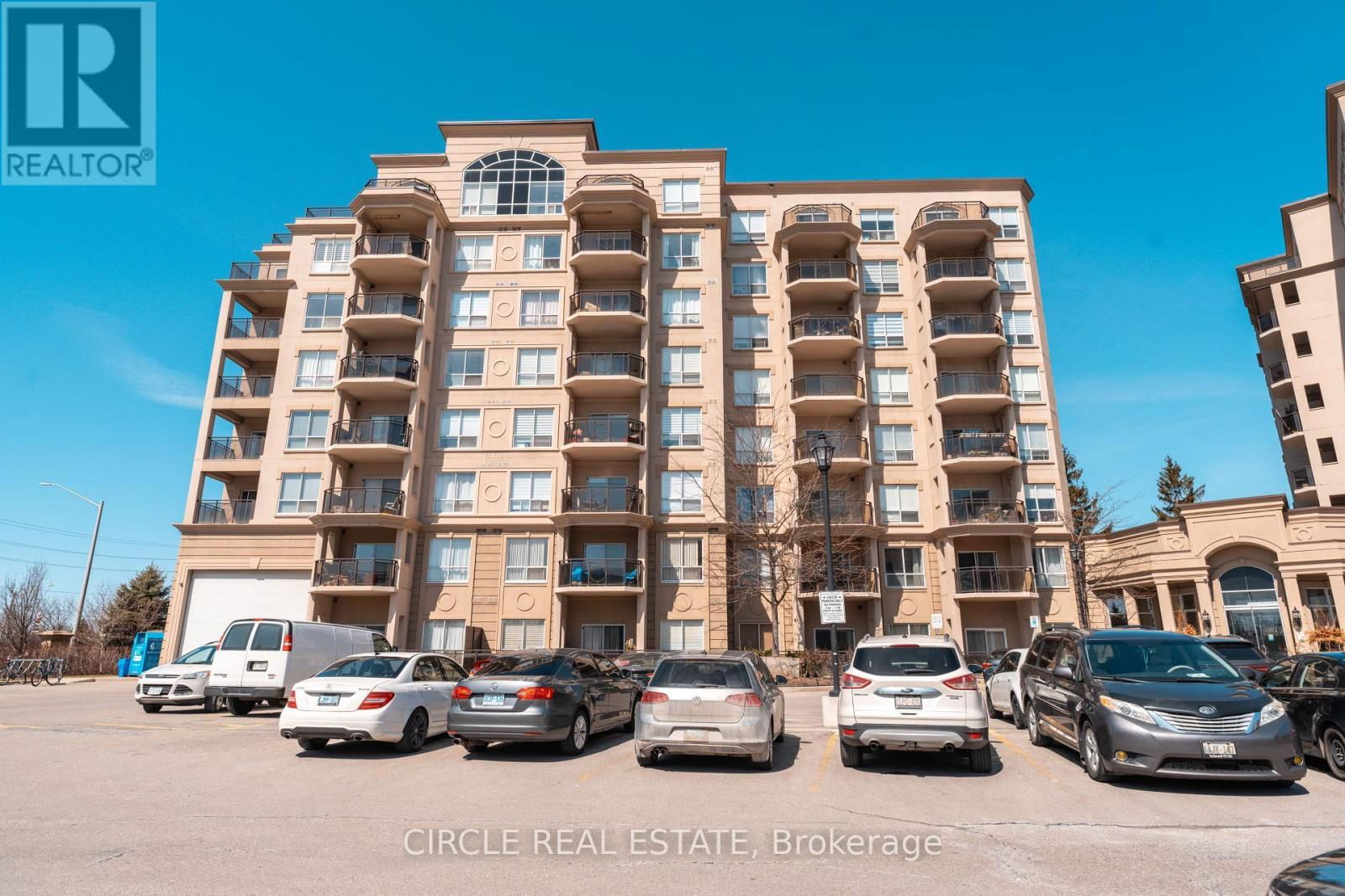401 - 8 MAISON PARC COURT Image 4