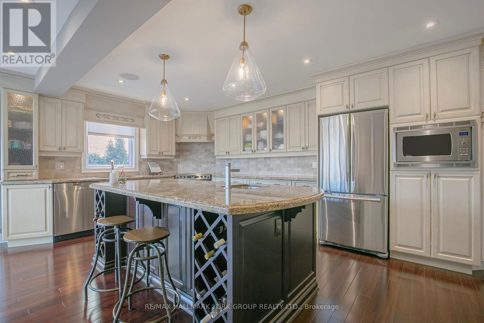 82 FAIRWAY DRIVE Image 13