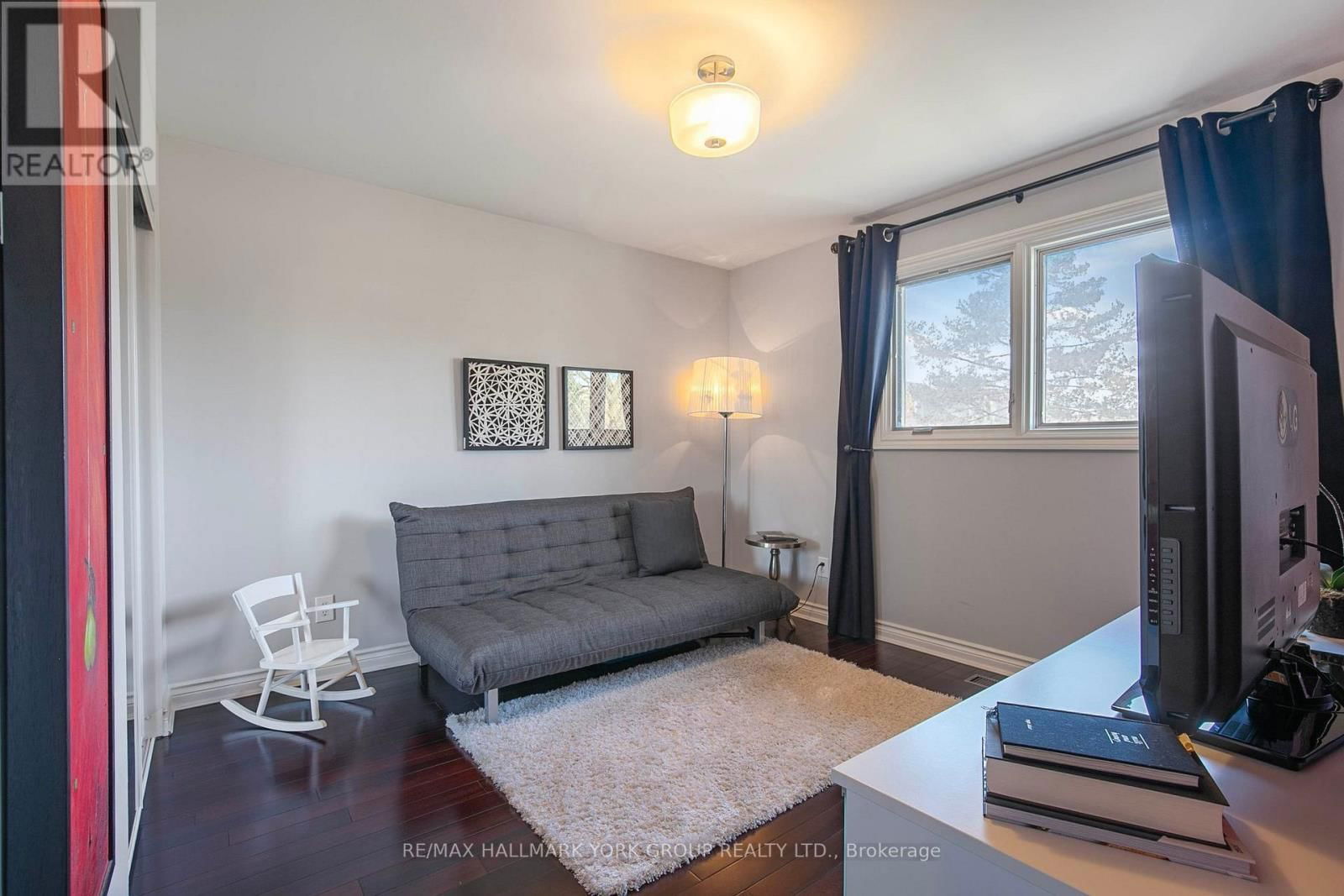 82 FAIRWAY DRIVE Image 16