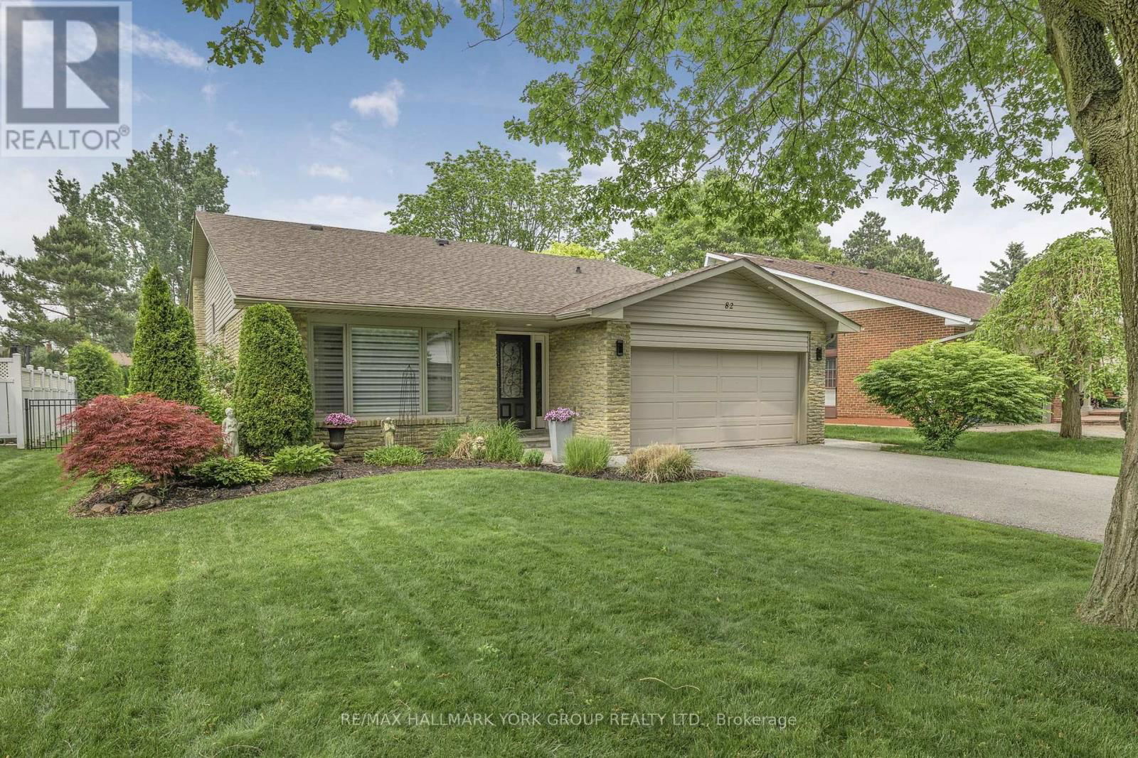 82 FAIRWAY DRIVE Image 2