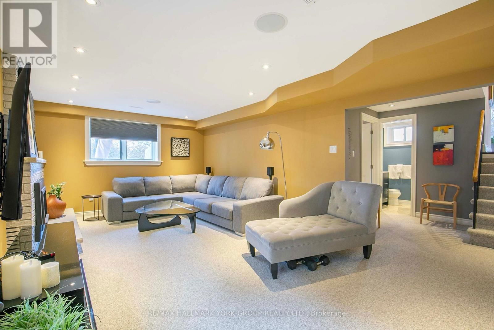 82 FAIRWAY DRIVE Image 23