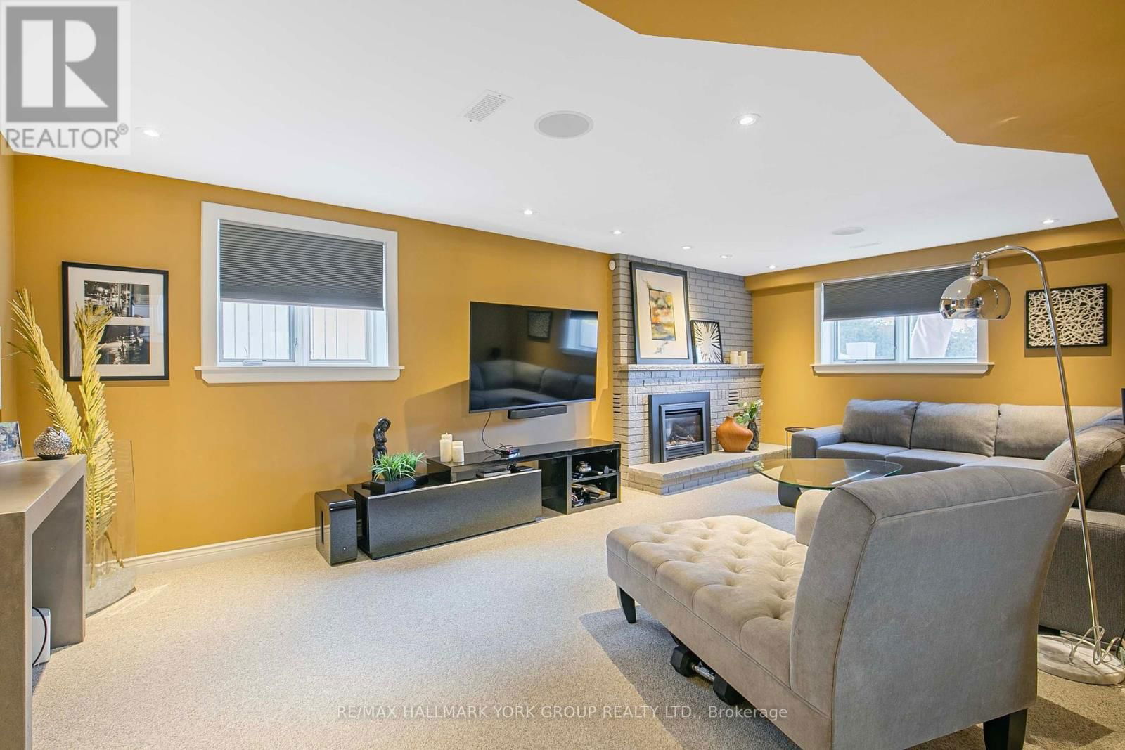 82 FAIRWAY DRIVE Image 25