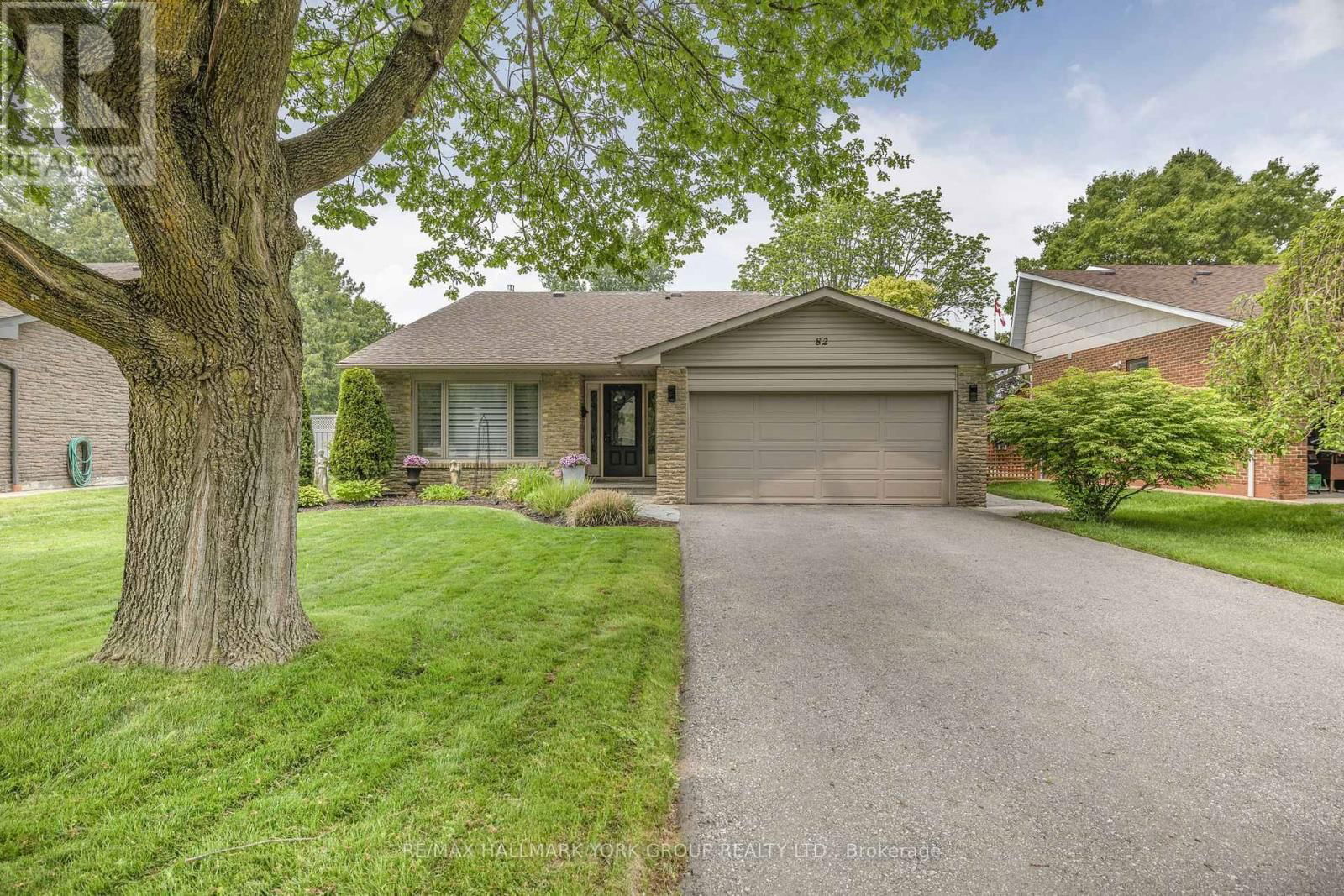 82 FAIRWAY DRIVE Image 3