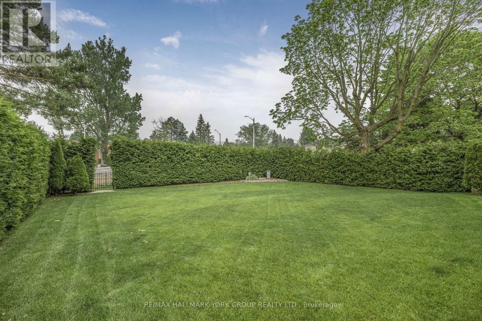 82 FAIRWAY DRIVE Image 36