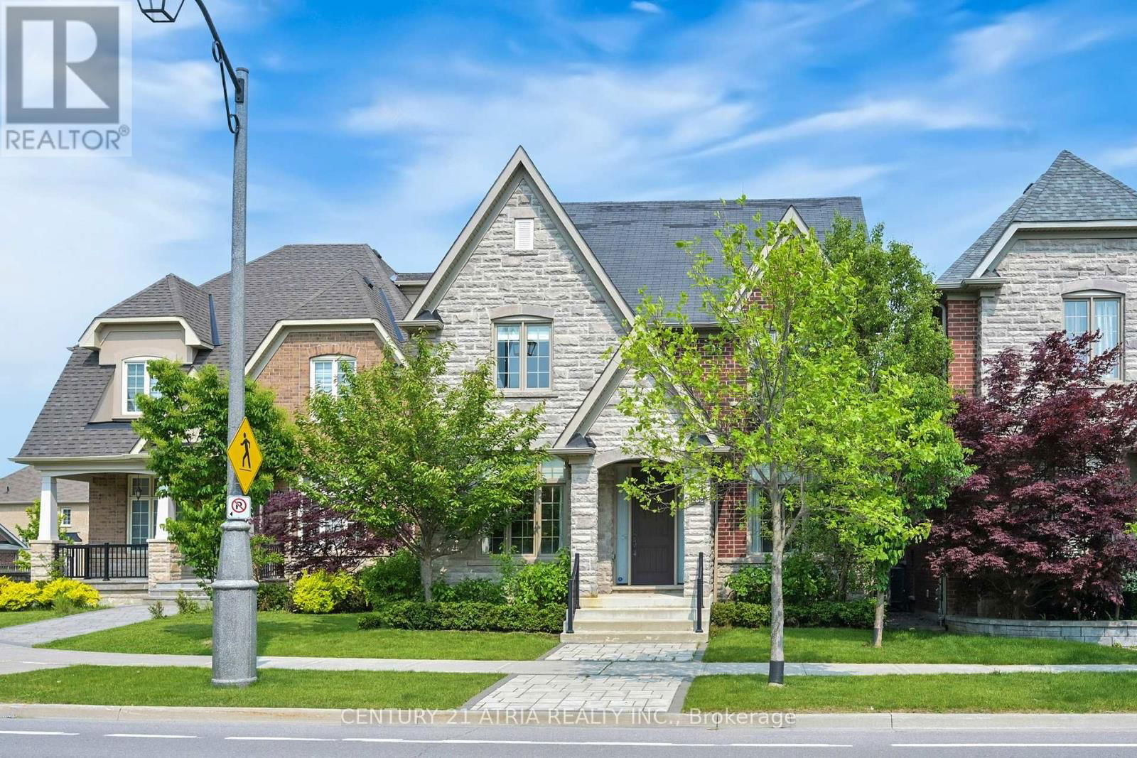 262 ANGUS GLEN BOULEVARD Image 1