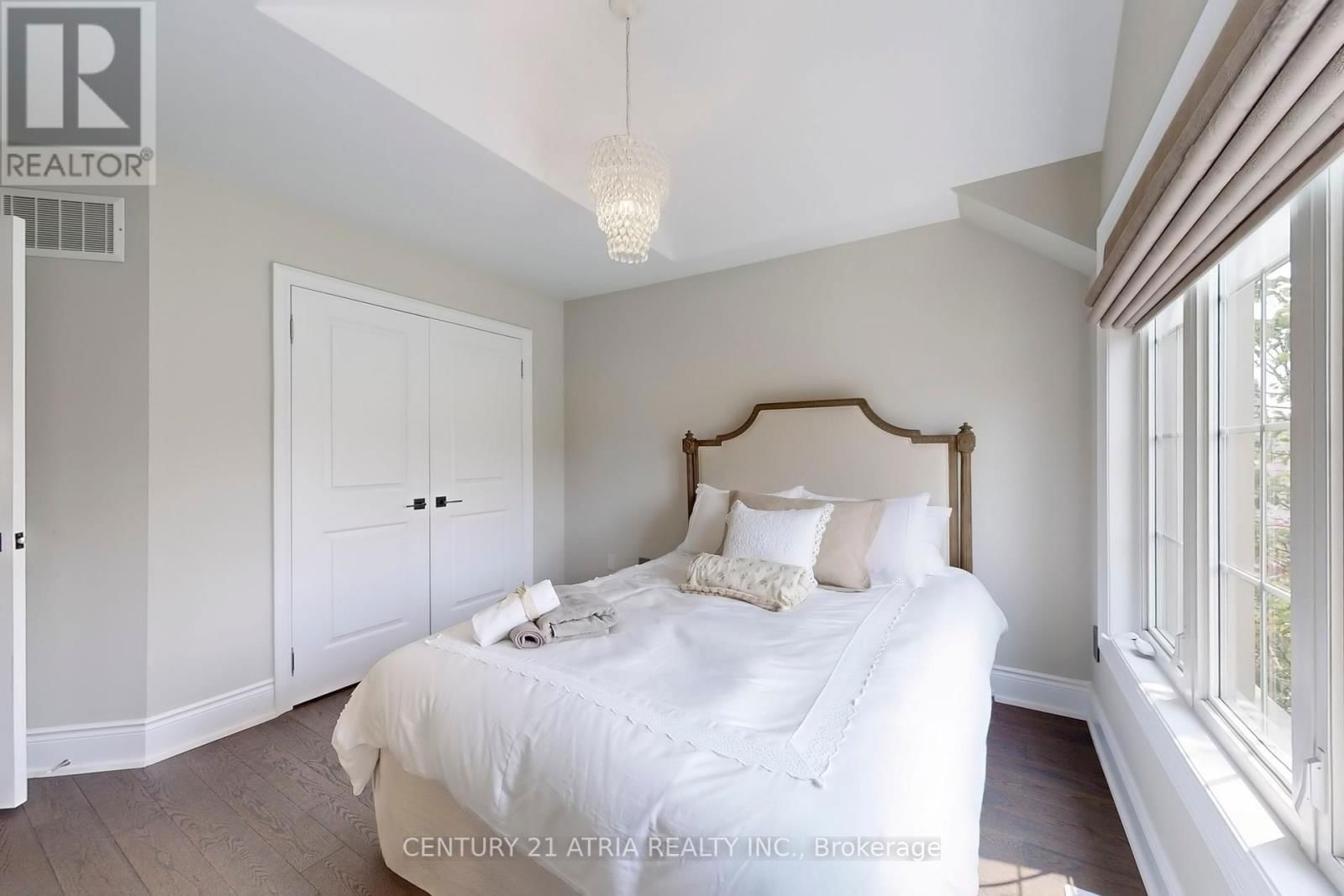 262 ANGUS GLEN BOULEVARD Image 32