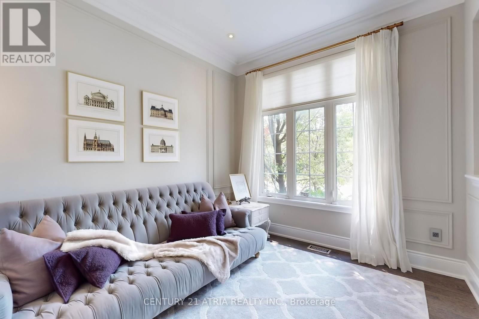 262 ANGUS GLEN BOULEVARD Image 4