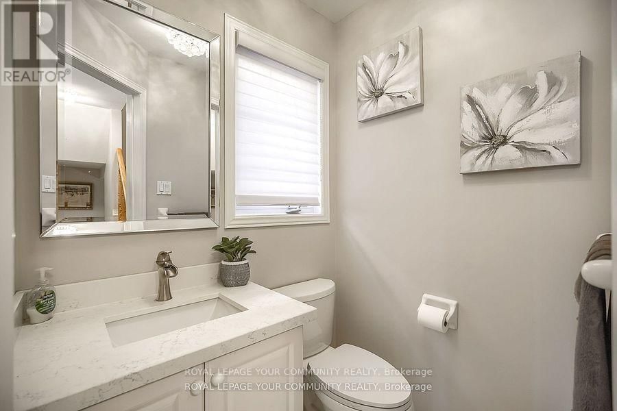 15 ECHO RIDGE CRESCENT Image 21