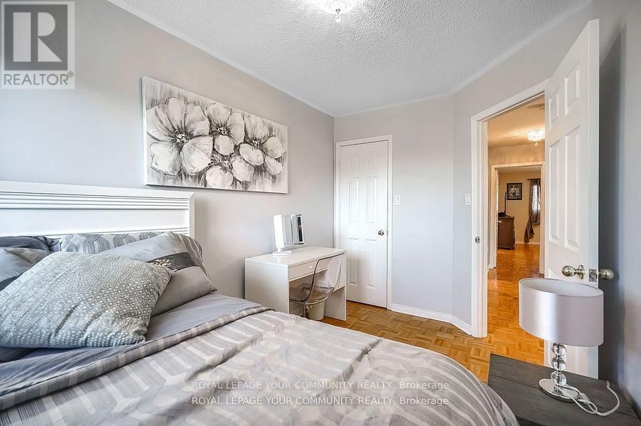 15 ECHO RIDGE CRESCENT Image 34