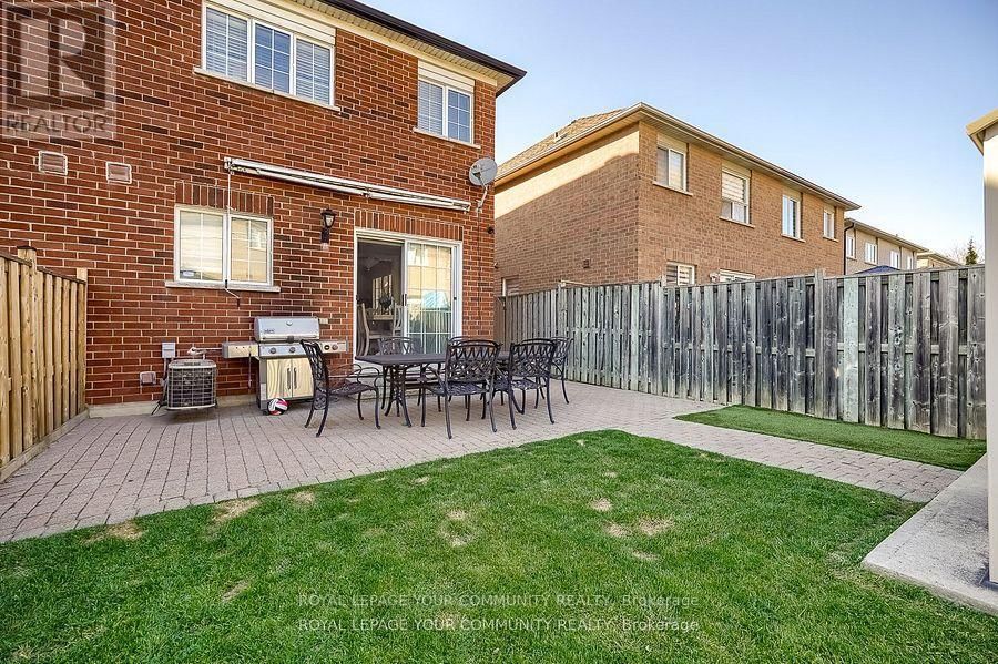 15 ECHO RIDGE CRESCENT Image 42