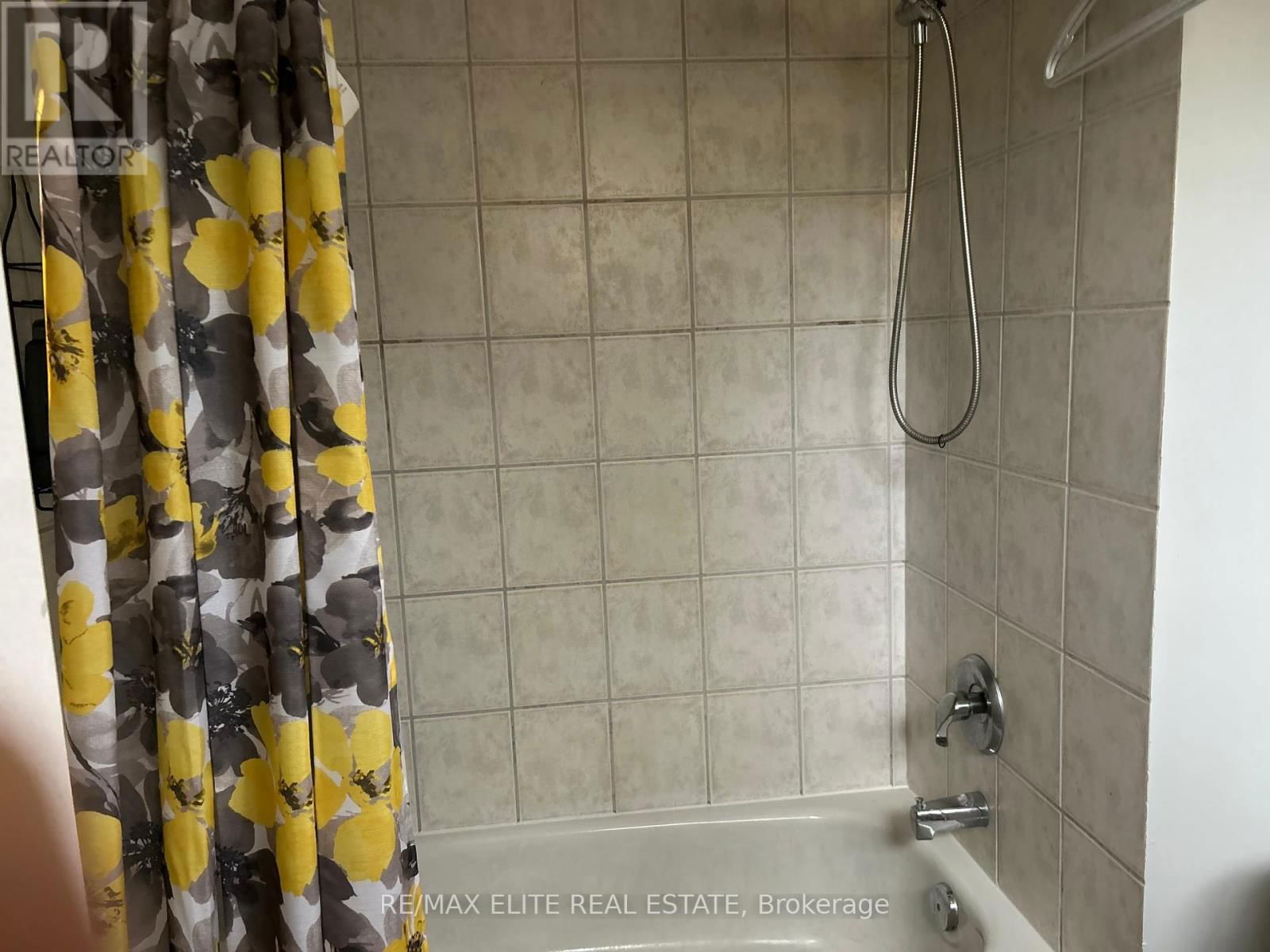 33 HAMILTON HALL DRIVE Image 10