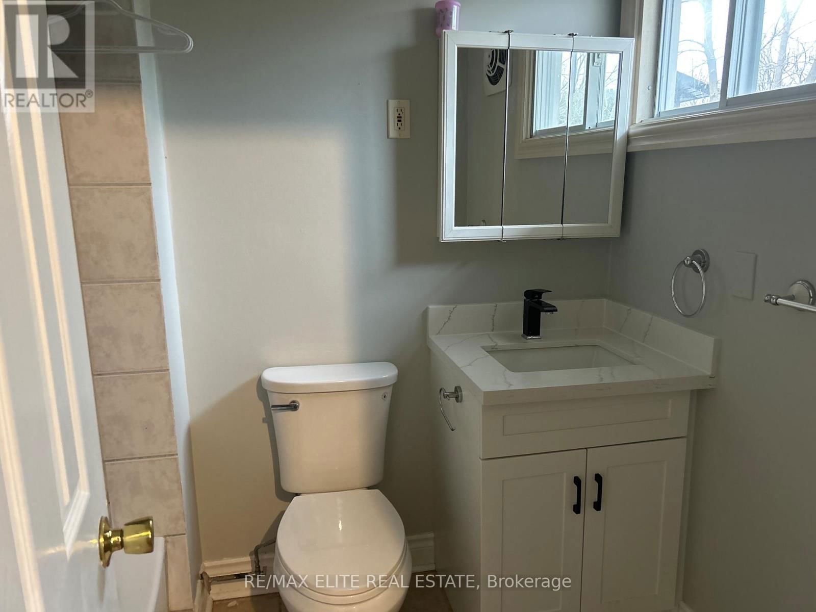 33 HAMILTON HALL DRIVE Image 11