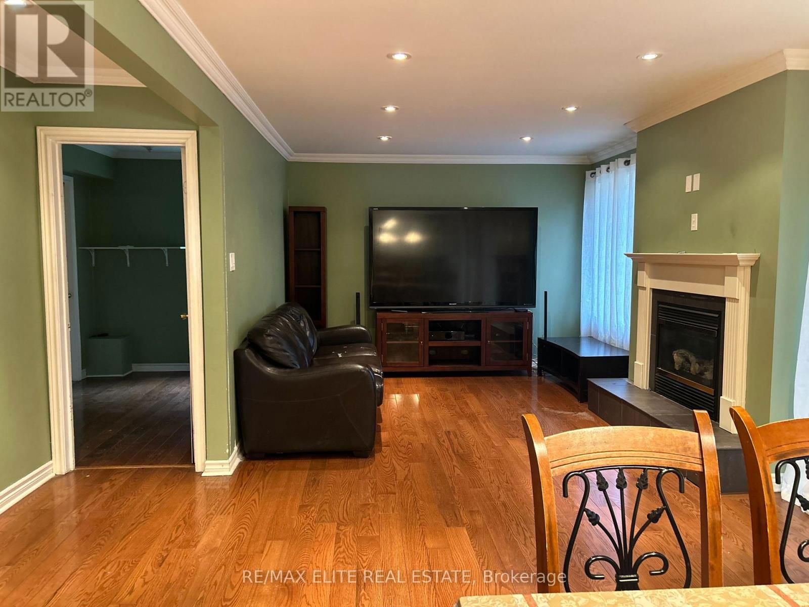 33 HAMILTON HALL DRIVE Image 3