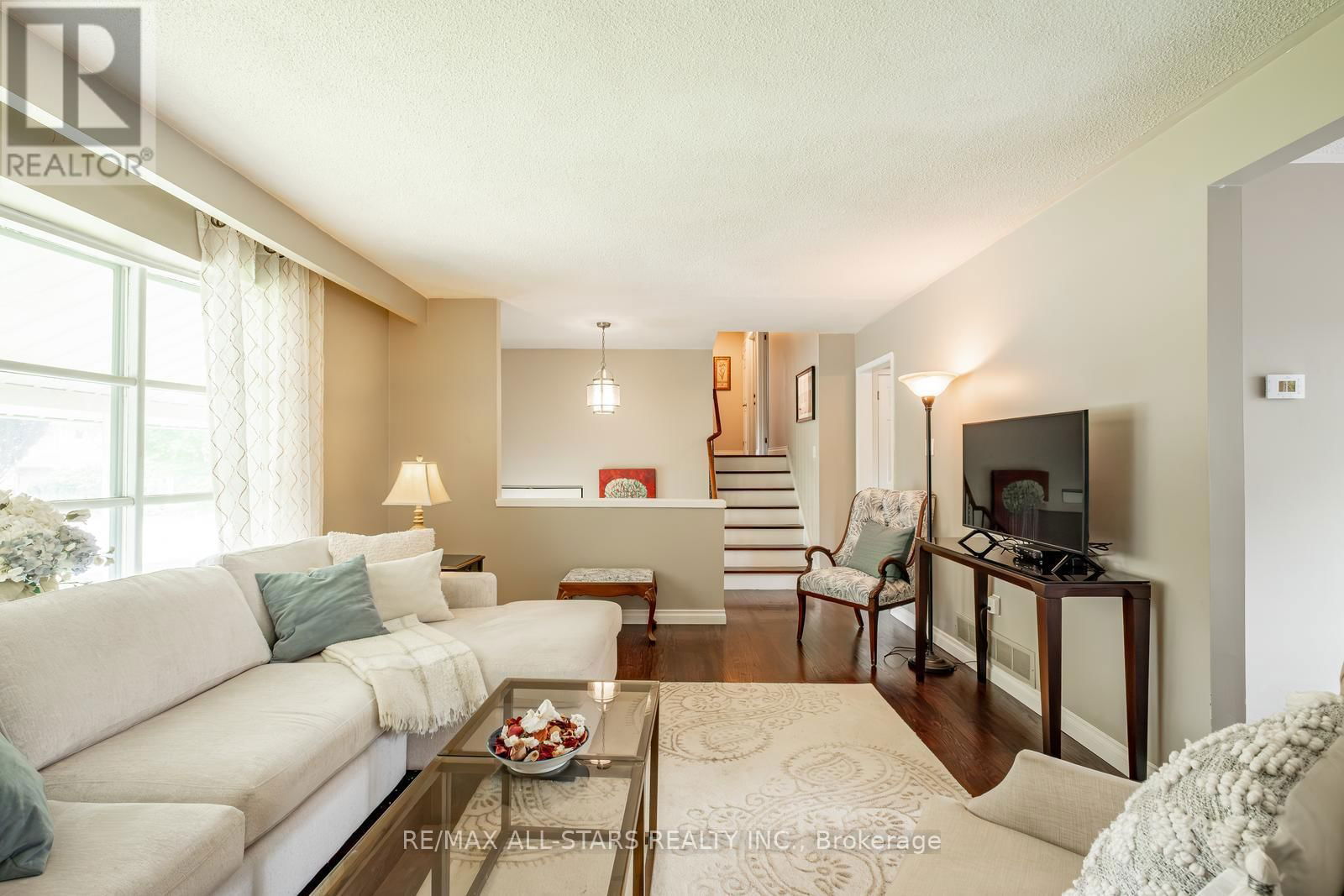42 CLARKE STREET Image 10