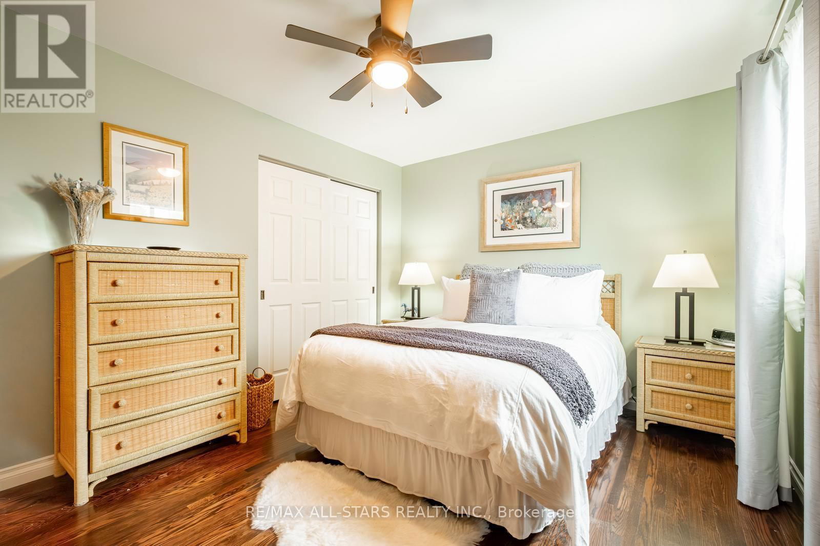 42 CLARKE STREET Image 17