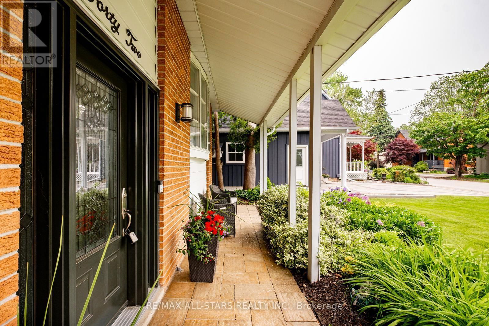 42 CLARKE STREET Image 3